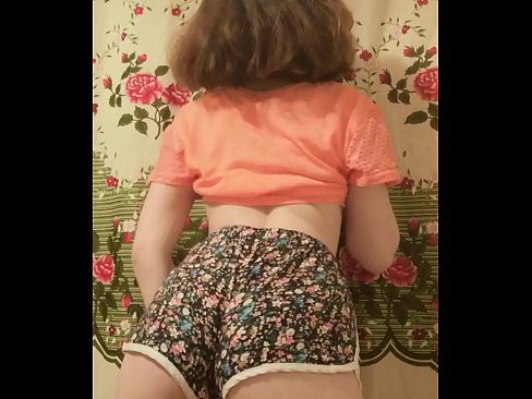 ❤️ سیکسی ځوان ماشوم په کیمره کې خپل شارټونه لرې کوي ❤❌ جنس